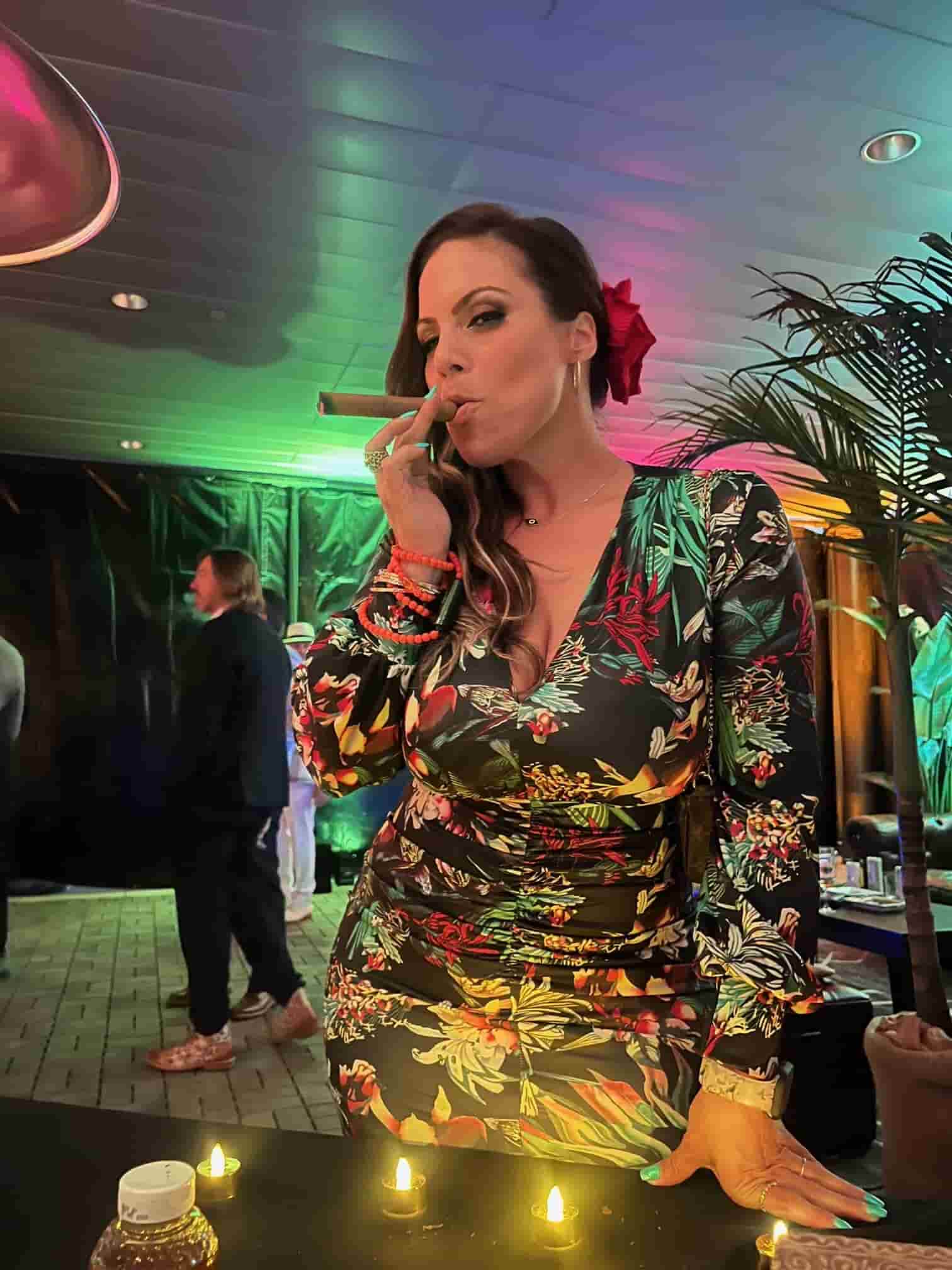 Las Vegas cigar roller