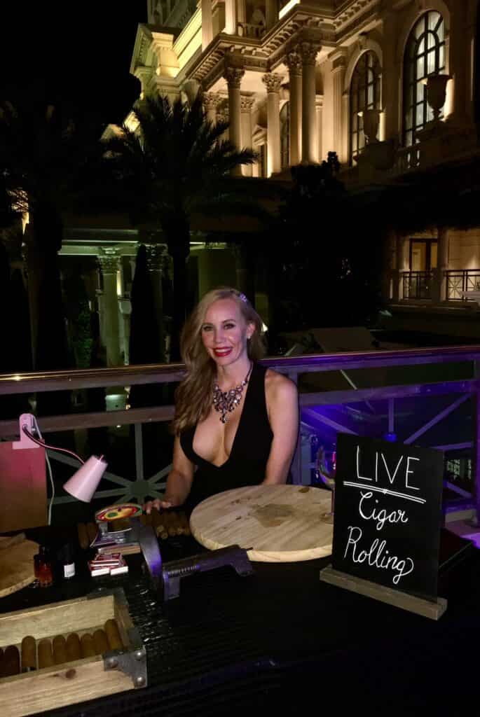 Cigar Rollers Las vegas, Cigar Bella, Live cigar rolling for events.